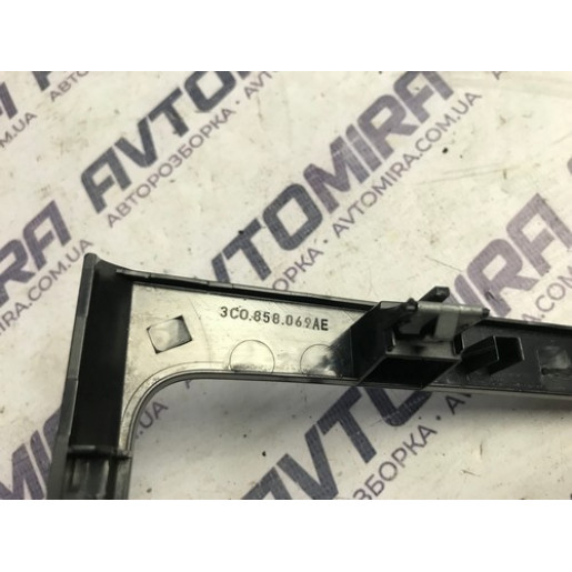  Накладка магнитолы VW Passat B6 2005-2010 3C0858069AE